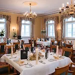 Jagdschloss Niederwald Hotel 4*