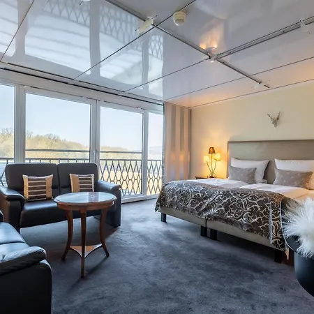 Jagdschloss Niederwald Hotel