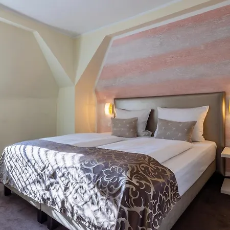 Jagdschloss Niederwald 4*