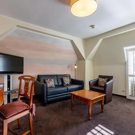 Jagdschloss Niederwald Hotel