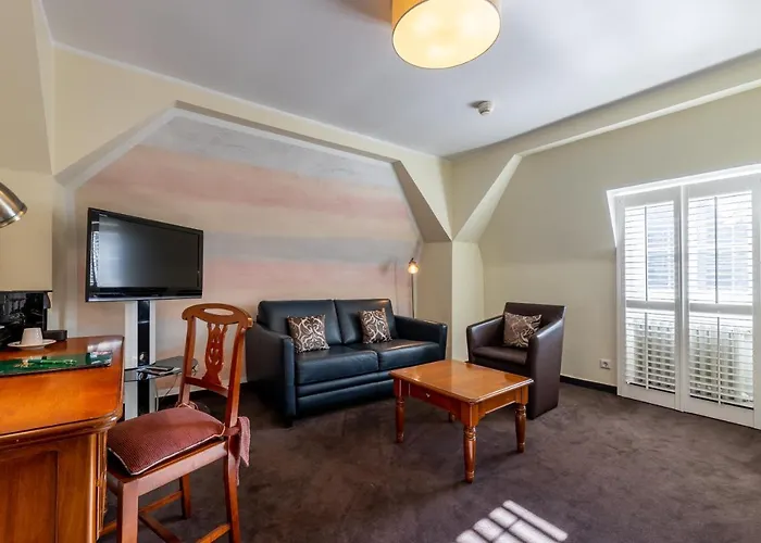 Jagdschloss Niederwald Hotel